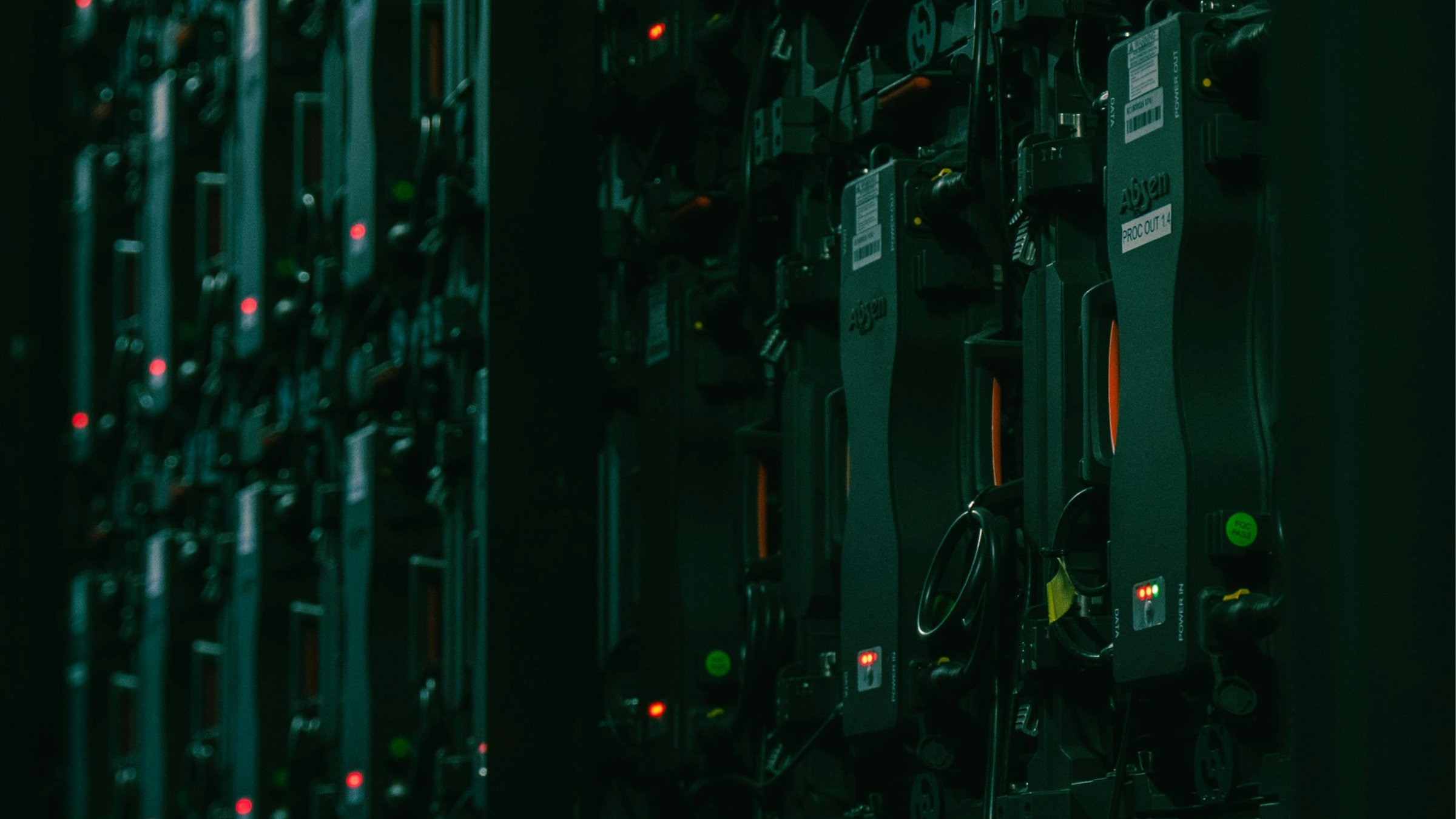 Affiche — 10 000 req/s sur une VM raisonnable